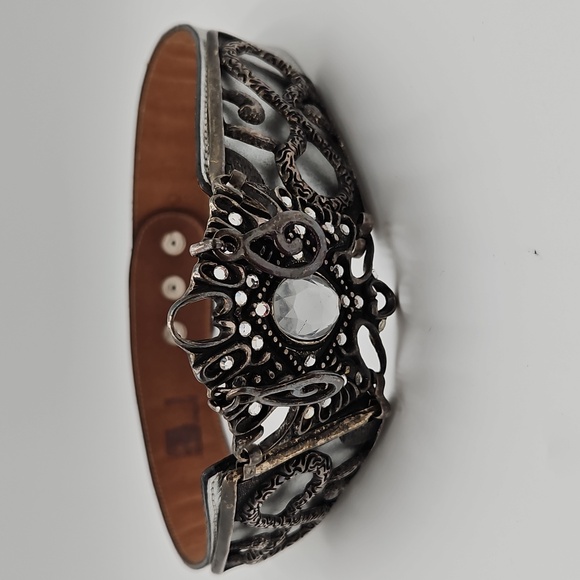 Silver Women\'s Leather Button Belt with Ornate Design 32\